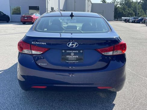 Used 2013 Hyundai Elantra GLS w/ Preferred Pkg FWD image 3