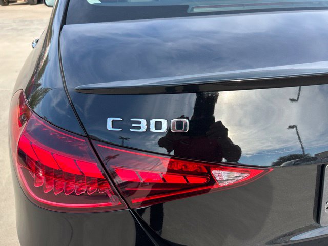 Used 2023 Mercedes-Benz C 300 Sedan image 4