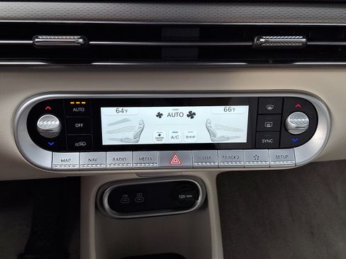 Certified 2023 Genesis GV60 Advanced AWD/4WD image 15