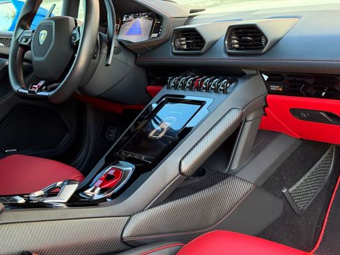 Used 2021 Lamborghini Huracan EVO RWD image 42