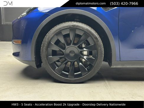 Used 2023 Tesla Model Y Long Range AWD/4WD image 37