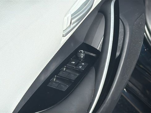 Used 2022 Toyota Corolla XSE image 9