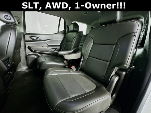 Used 2023 GMC Acadia SLT image 26