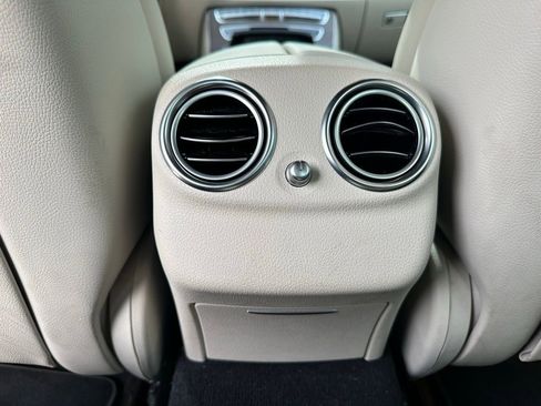 Used 2022 Mercedes-Benz E 350 Sedan image 34