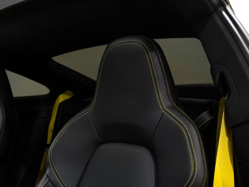 Used 2022 Porsche 911 Turbo S image 40