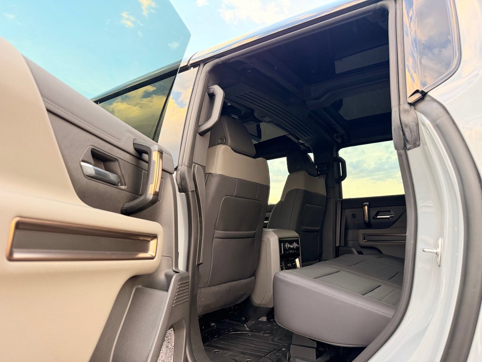 Used 2024 GMC Hummer EV 3X AWD/4WD image 31