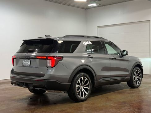 Used 2025 Ford Explorer ST-Line image 24