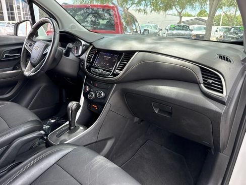 Used 2020 Chevrolet Trax LT w/ Driver Confidence Package AWD/4WD image 20