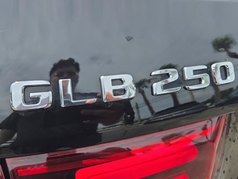 Used 2024 Mercedes-Benz GLB 250 image 35