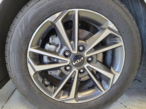 Used 2022 Kia Forte LXS image 31