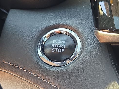 Used 2023 Toyota Highlander XLE AWD/4WD image 25
