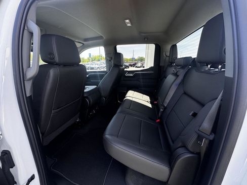Used 2025 GMC Sierra 1500 SLT AWD/4WD image 9