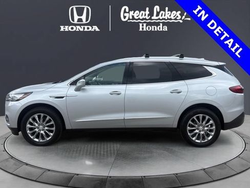 Used 2019 Buick Enclave Essence FWD image 3