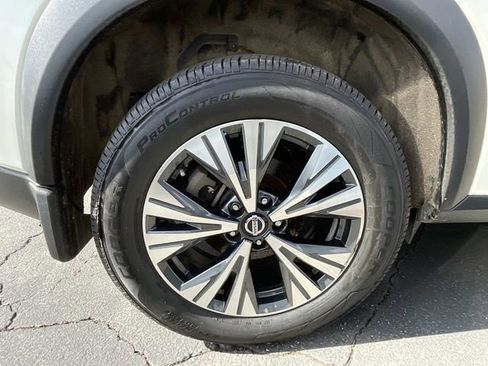 Used 2021 Nissan Rogue SV image 8