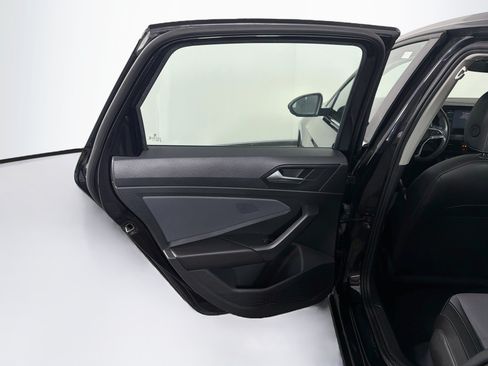Used 2025 Volkswagen Jetta SE FWD image 27