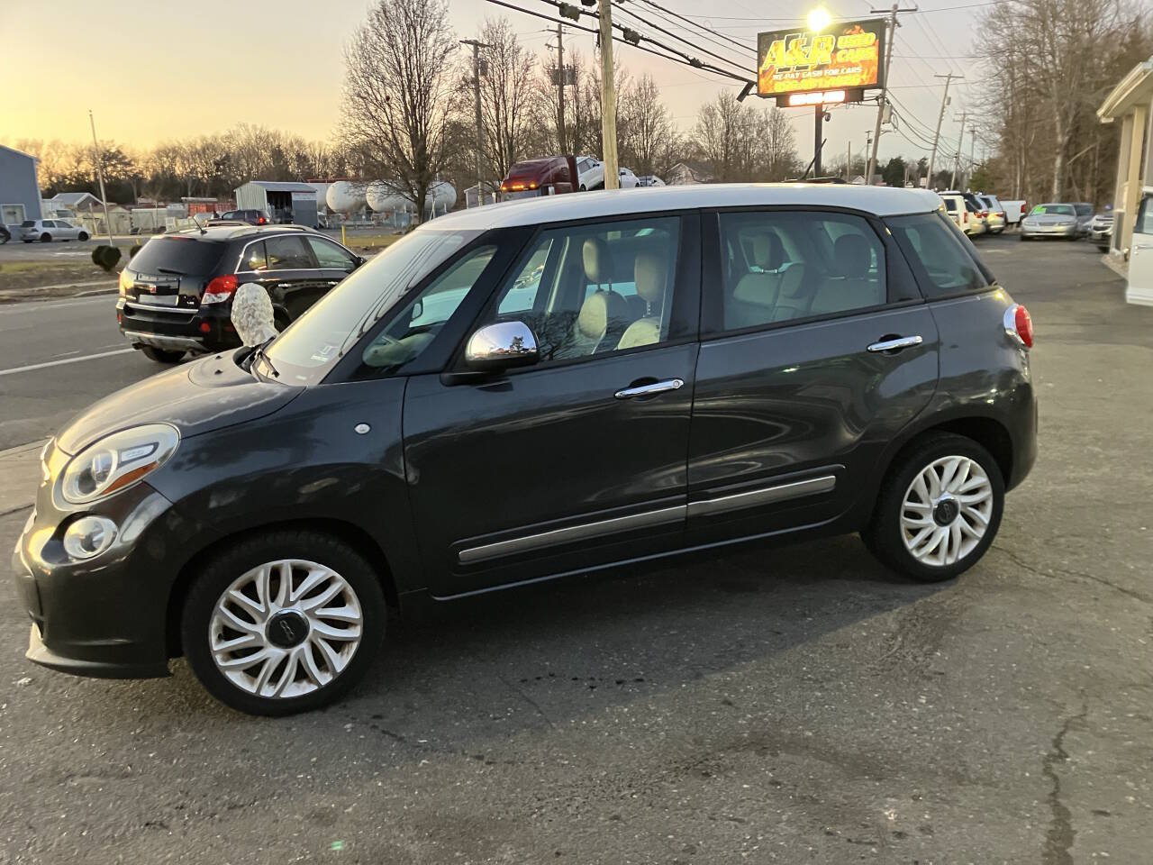 Used 2014 FIAT 500L Lounge FWD image 10