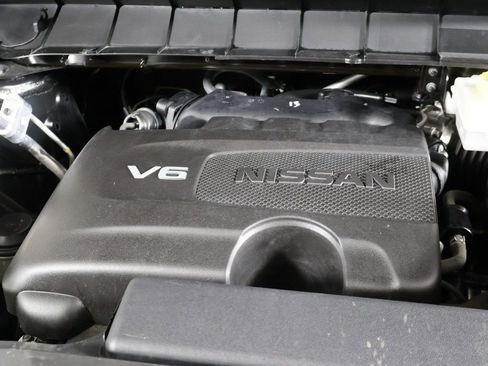 Used 2024 Nissan Pathfinder SL AWD/4WD image 18