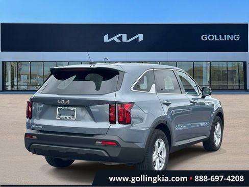 Certified 2023 Kia Sorento LX FWD image 3