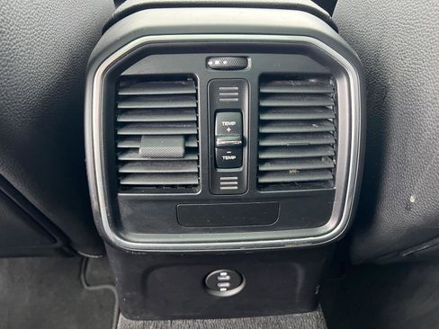 Used 2021 Porsche Macan w/ Premium Package image 22