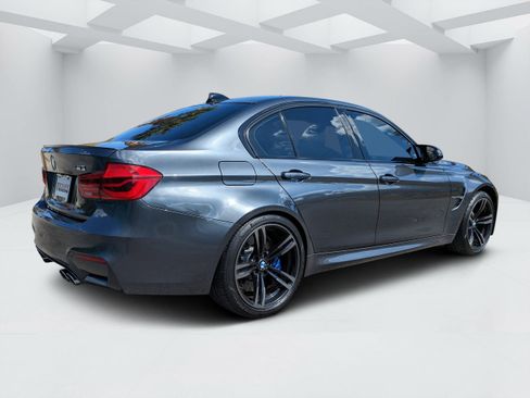 Used 2018 BMW M3 image 3