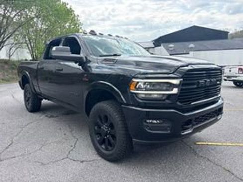 Used 2021 RAM 2500 Laramie w/ Night Edition AWD/4WD image 3