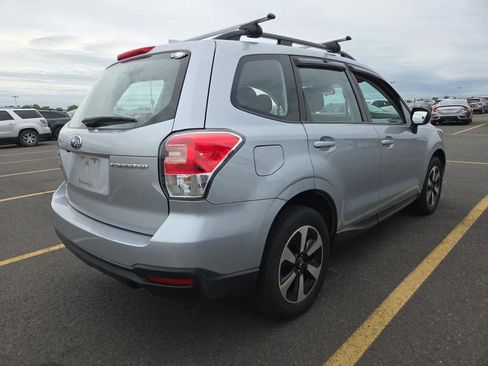 Used 2018 Subaru Forester 2.5i w/ Alloy Wheel Package AWD/4WD image 8