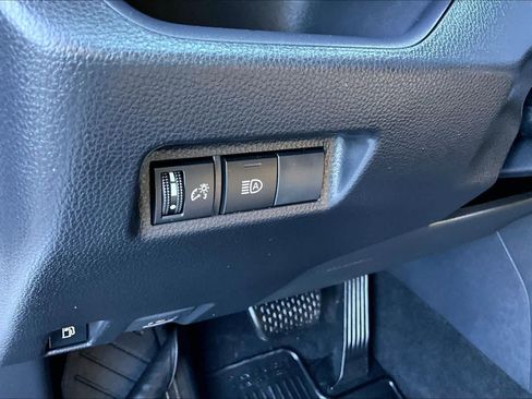 Used 2019 Toyota RAV4 LE w/ Carpet Mat Package AWD/4WD image 32