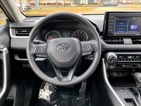 Used 2021 Toyota RAV4 XLE image 7