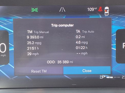 Certified 2024 Volvo XC60 B5 Plus w/ Protection Package Premier AWD/4WD image 32