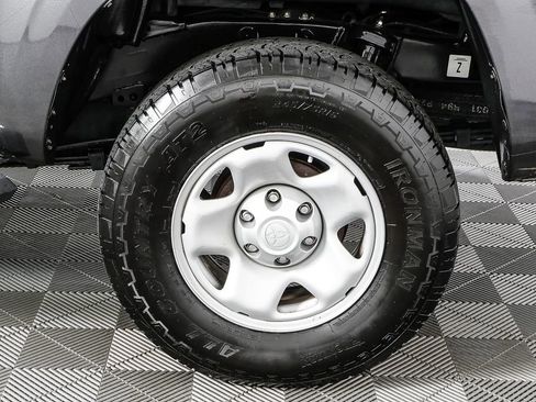 Used 2017 Toyota Tacoma SR image 32