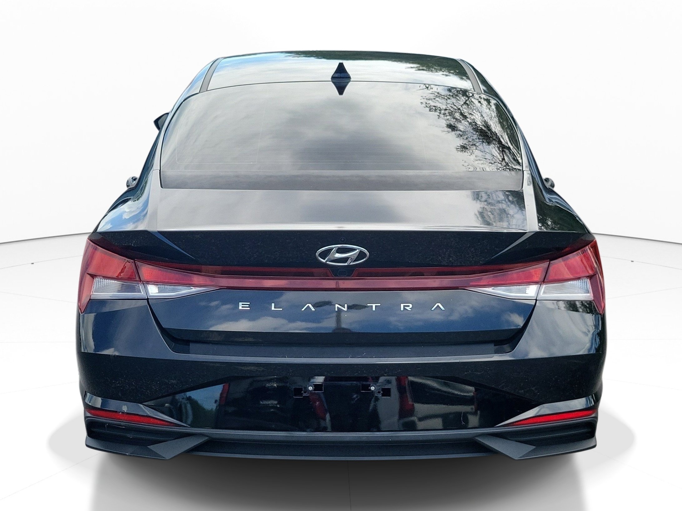 Used 2023 Hyundai Elantra SEL FWD image 3