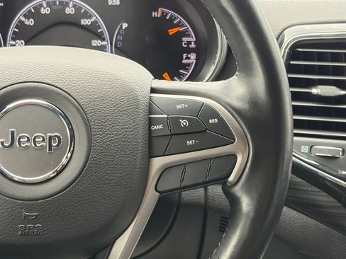 Used 2021 Jeep Grand Cherokee Laredo X AWD/4WD image 31