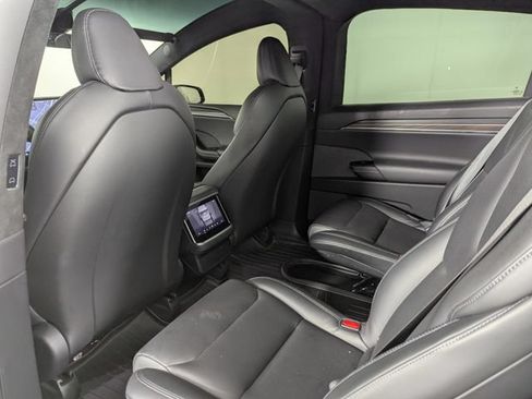 Used 2023 Tesla Model X AWD/4WD image 17
