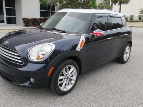 Used 2014 MINI Cooper Countryman w/ Cold Weather Package image 1