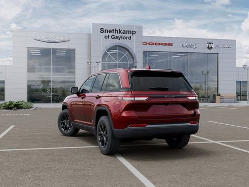New 2026 Jeep Grand Cherokee Altitude image 3