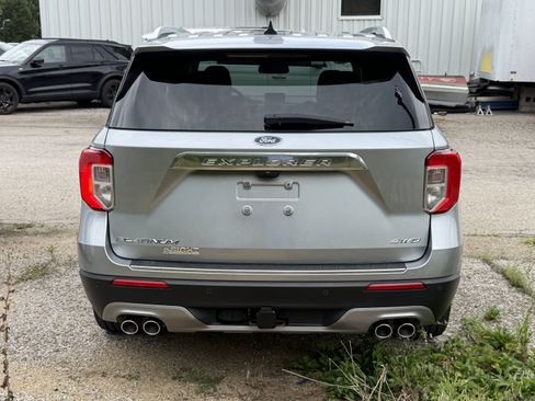 Used 2022 Ford Explorer Platinum w/ Equipment Group 601A AWD/4WD image 12