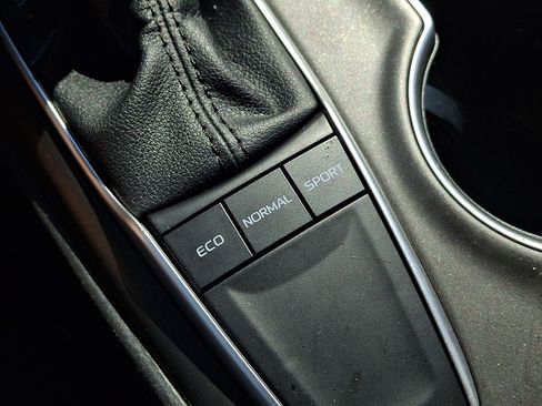 Used 2024 Toyota Camry LE FWD image 23