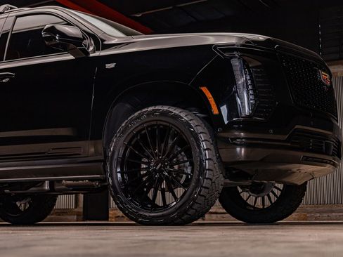 Used 2025 Cadillac Escalade Sport Platinum image 12