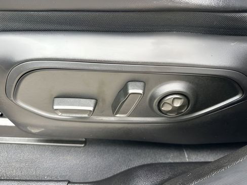 Used 2025 Jeep Grand Cherokee L Limited image 10