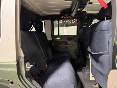 Used 2008 Jeep Wrangler Unlimited Sahara w/ Dual Top Group image 15