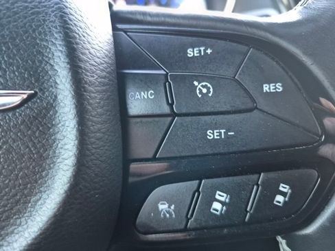 Used 2021 Chrysler Pacifica Touring w/ S Appearance Package image 19