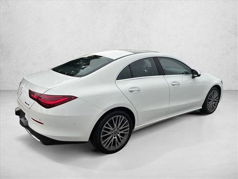 Used 2025 Mercedes-Benz CLA 250 4MATIC image 5
