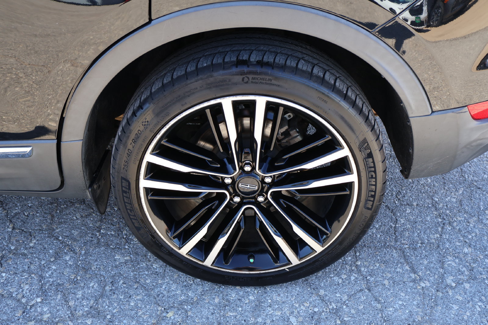 Used 2018 Lincoln MKC Reserve AWD/4WD image 10