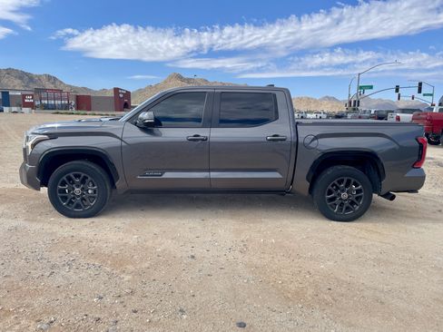 Used 2024 Toyota Tundra Platinum AWD/4WD image 2