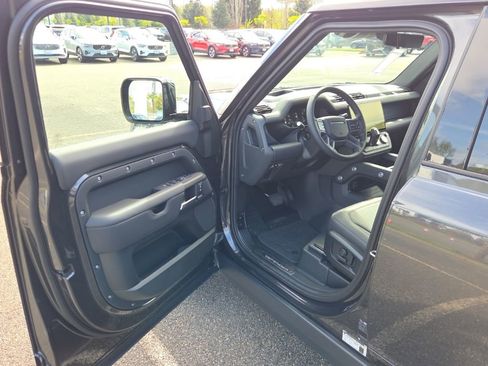 New 2026 Land Rover Defender 110 X-Dynamic SE AWD/4WD image 10