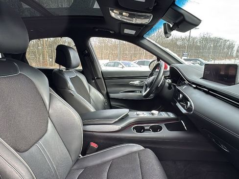 Used 2023 Genesis GV70 2.5T w/ Sport Prestige Package image 17