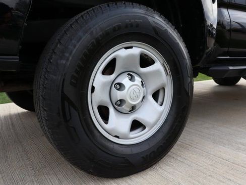 Used 2023 Toyota Tacoma SR image 33