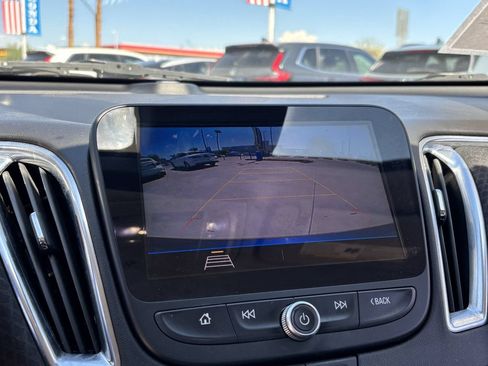 Used 2020 Chevrolet Malibu LT FWD image 21