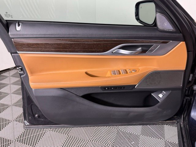 Used 2022 BMW 740i w/ M Sport Package RWD image 20