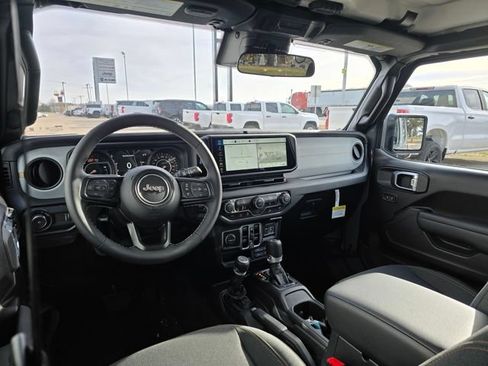 Used 2025 Jeep Wrangler Unlimited Sport AWD/4WD image 22